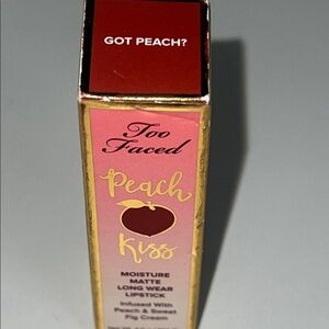 Too faced Peach Kiss Lipstick Got Peach